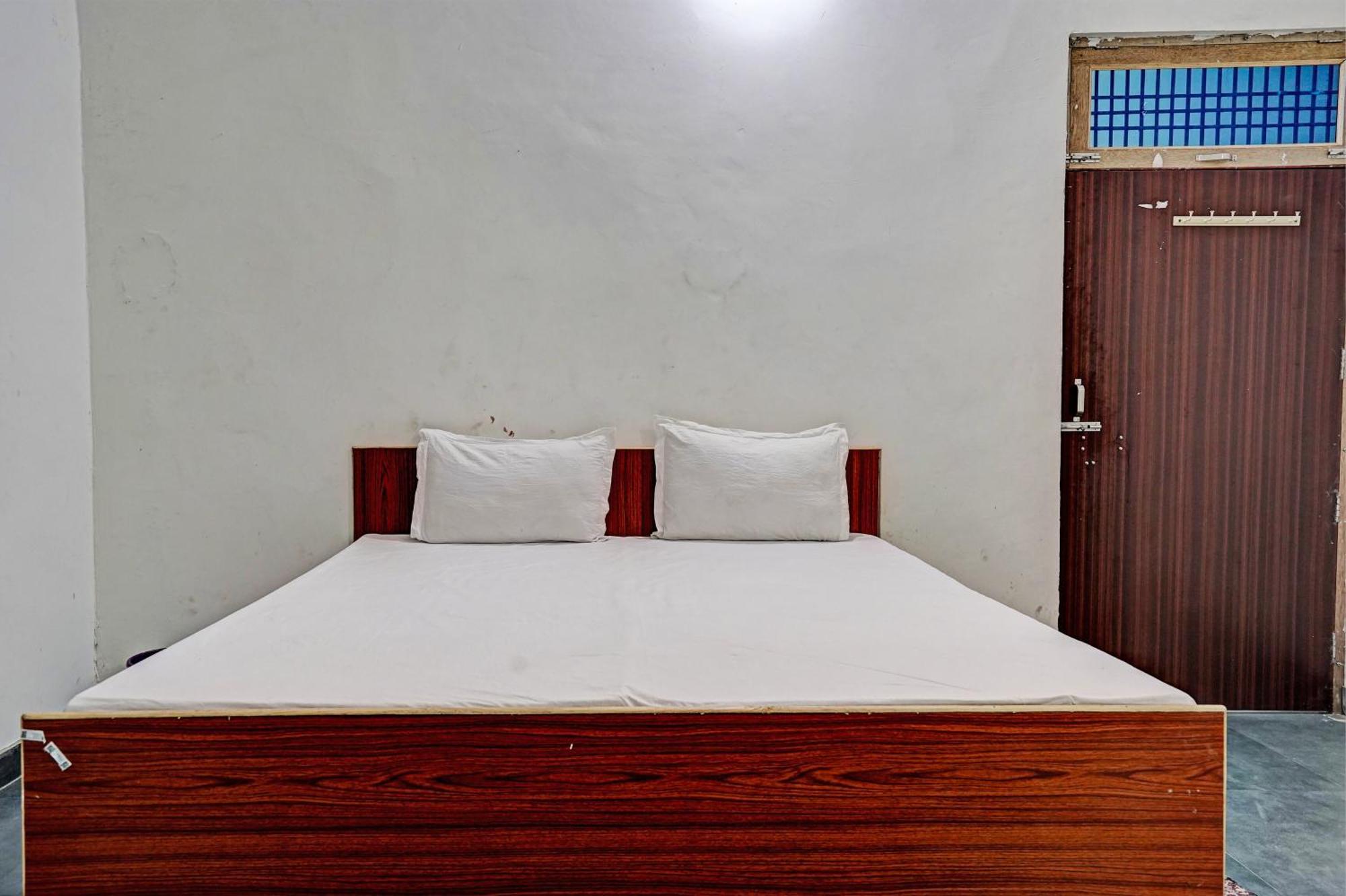 Oyo Double Ss Hotel Hāthras Zewnętrze zdjęcie