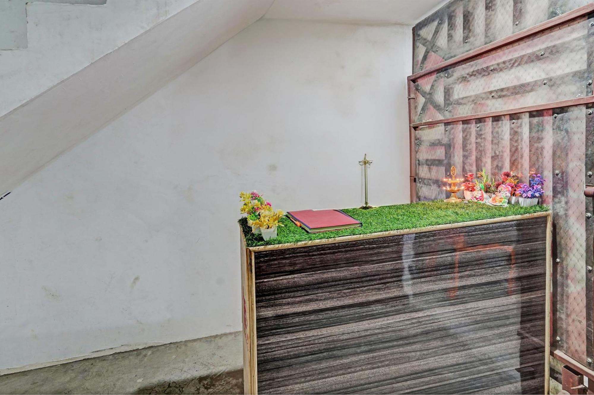 Oyo Double Ss Hotel Hāthras Zewnętrze zdjęcie