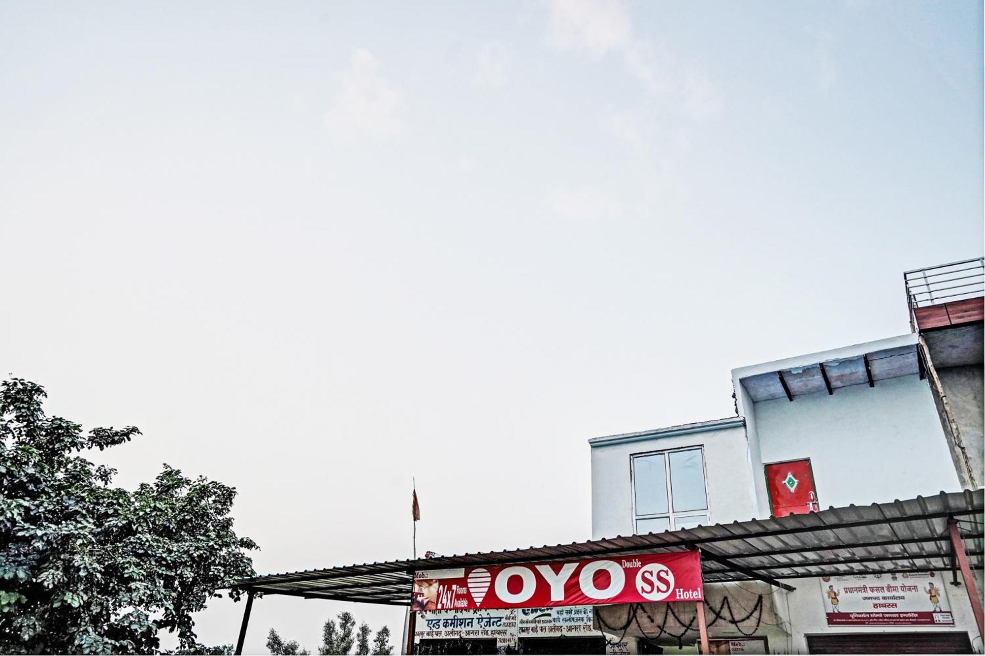 Oyo Double Ss Hotel Hāthras Zewnętrze zdjęcie